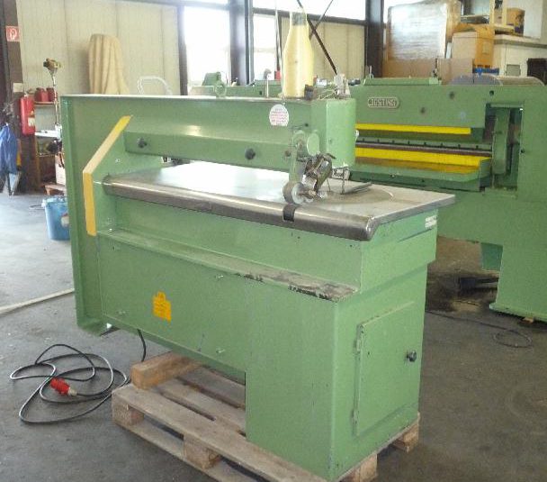 Furnier­zusammen­setz­maschine Kuper Typ FW 1150