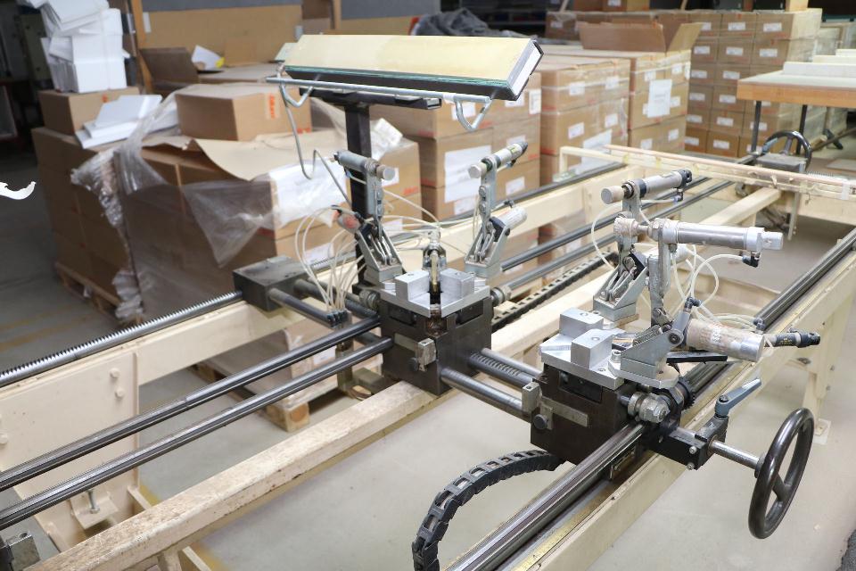 Möbel-Türrahmen-Presse V. Grum-Schwensen Typ MTP