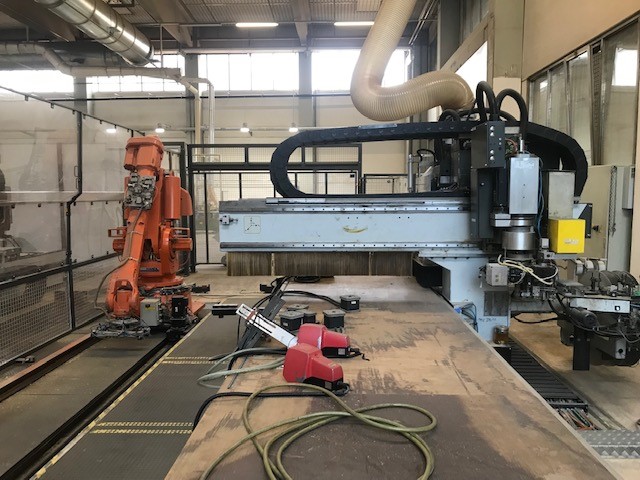 CNC-Bearbeitungszentrum Homag Typ BAZ/32/30/G Optimat inklusive ABB Roboter IRB 6400