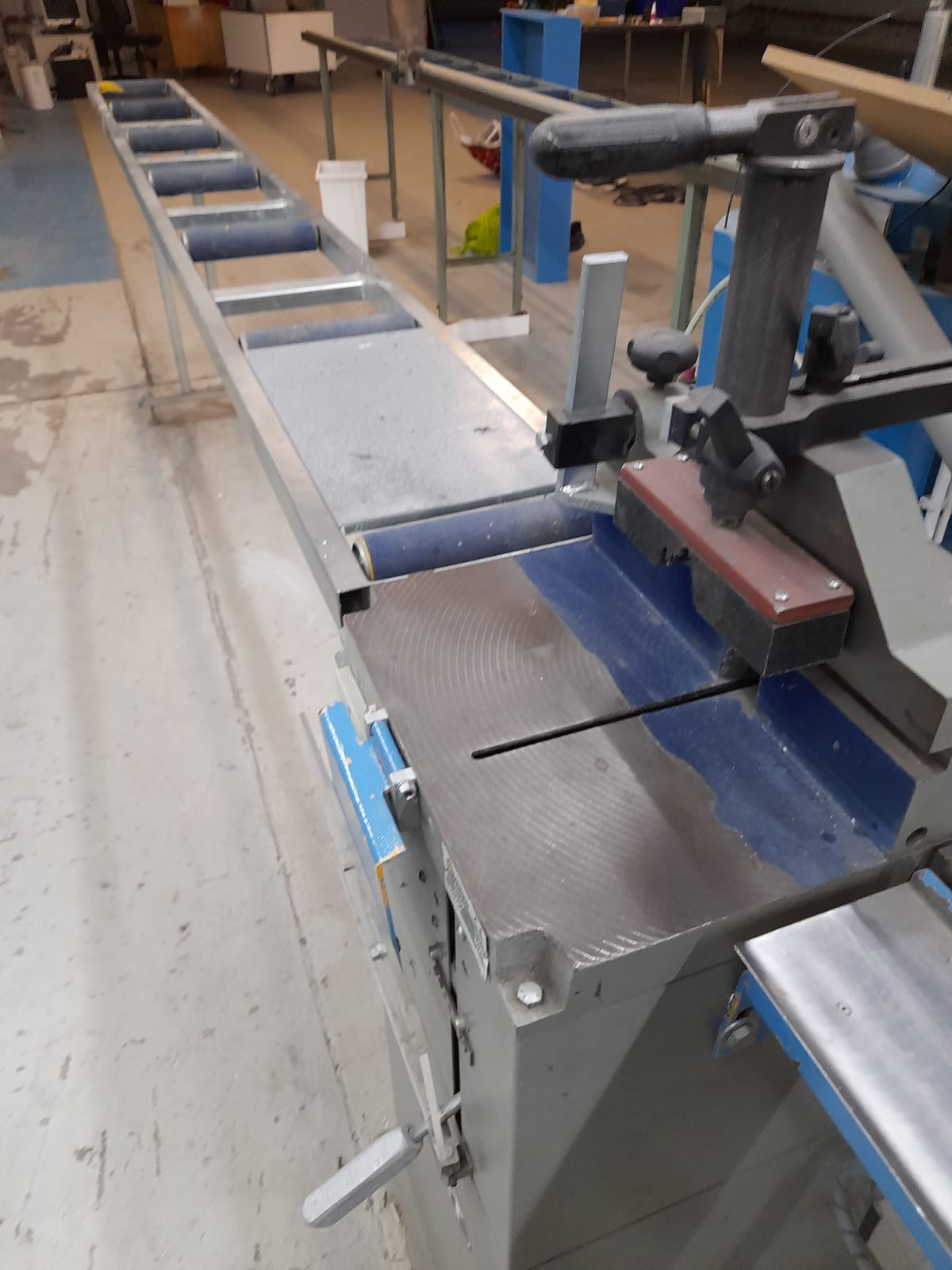 Untertischkappsäge Emmegi Typ Calvet 300 M